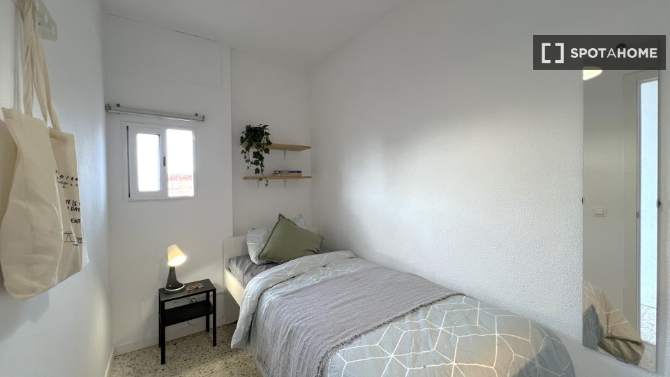 Double room Madrid, 5 beds, 100m² — photo 34