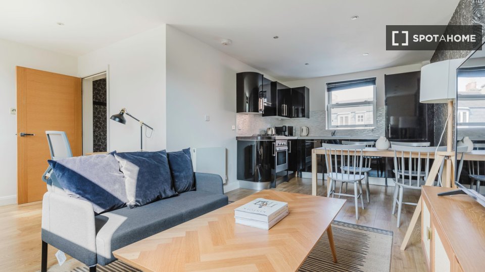 Apartment London, 2 beds — photo 11