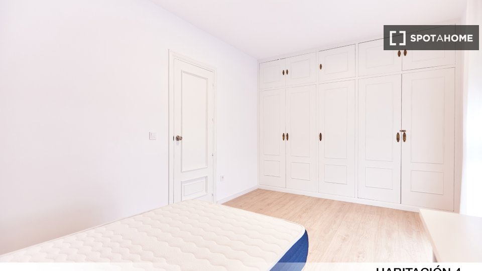 Double room Seville, 5 beds — photo 30