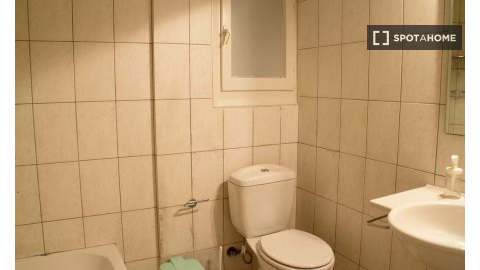 Double room Athens, 2 beds — photo 17