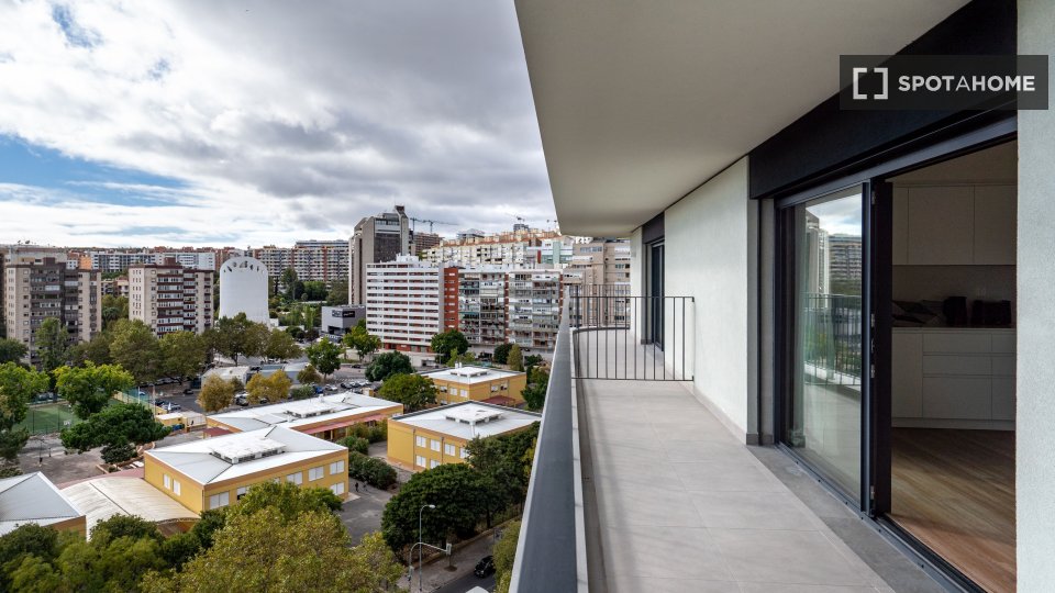 Apartment Lisbon, 3 beds, 118m² — photo 11