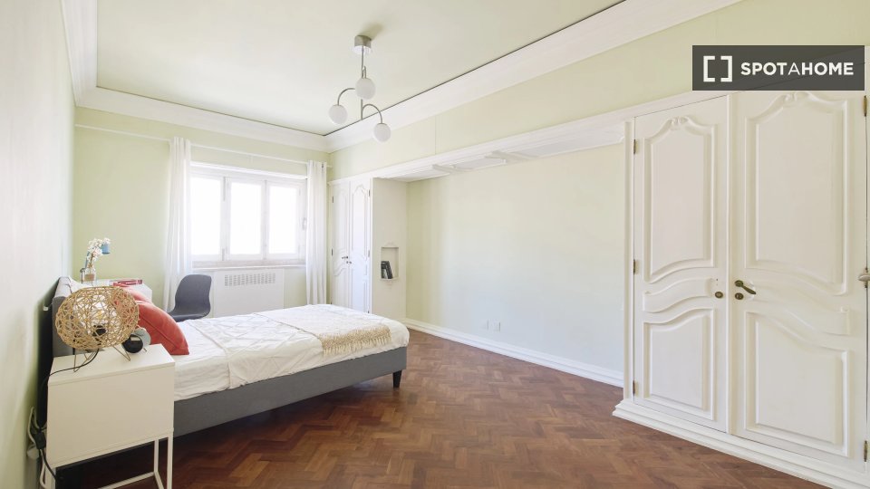 Double room Lisbon, 6 beds — photo 10