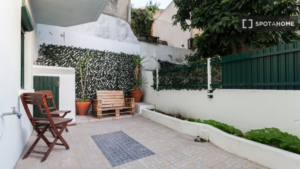 Apartment Lisbon, 2 beds — photo 11