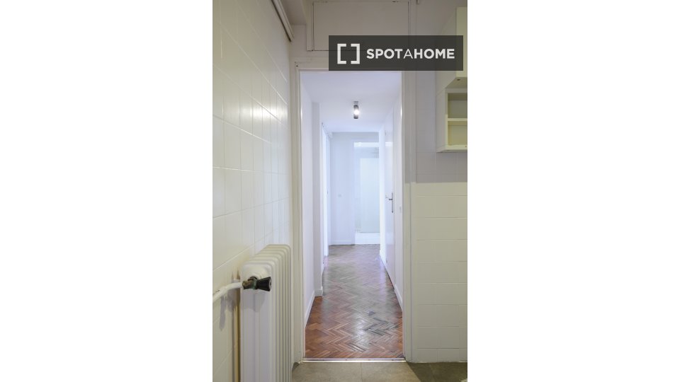 Apartment Barcelona, 3 beds, 82m² — photo 41
