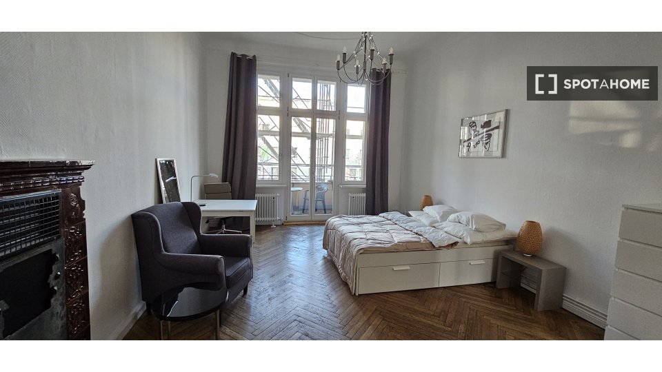Double room Berlin, 4 beds, 130m² — photo 13