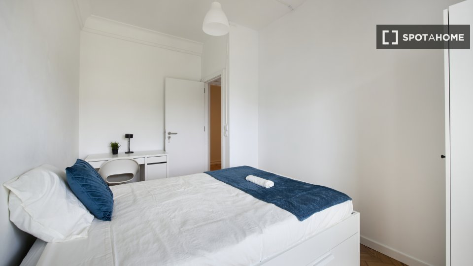 Double room Lisbon, 9 beds — photo 32