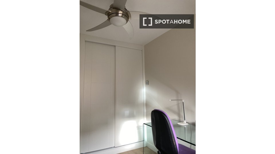 Double room Malaga, 4 beds, 120m² — photo 15