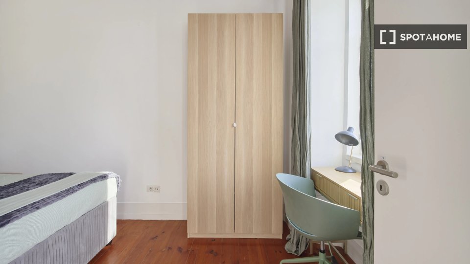 Double room Lisbon, 6 beds — photo 1