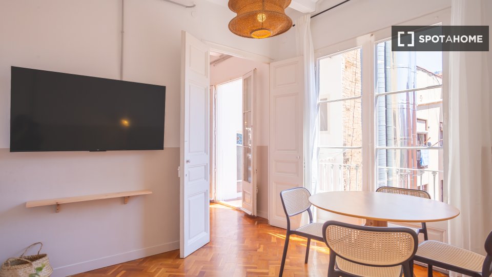 Double room Barcelona, 4 beds, 90m² — photo 18
