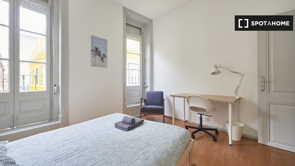 Double room Lisbon, 4 beds — photo 8