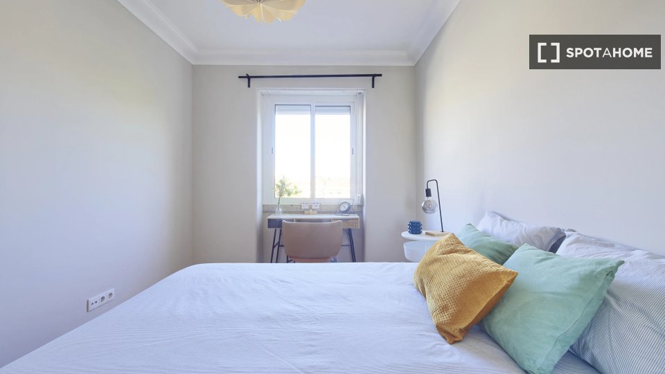 Double room Lisbon, 6 beds — photo 13