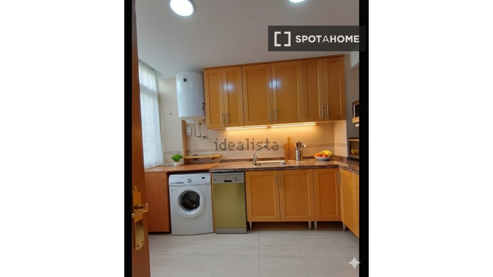 Double room Alicante, 3 beds, 67m² — photo 9