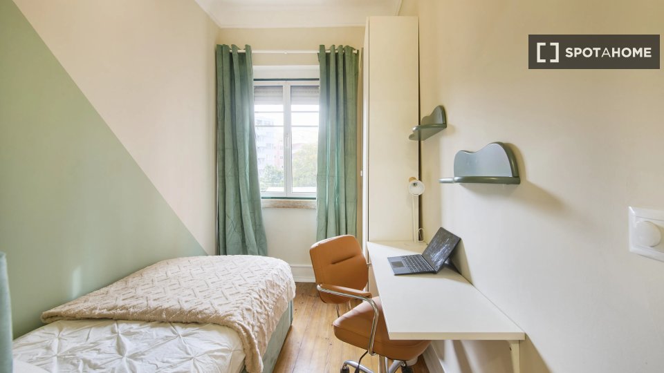 Double room Lisbon, 6 beds — photo 1