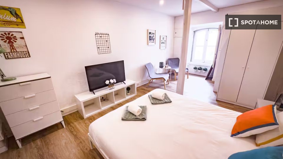 Apartment Lisbon, 1 bed — photo 14