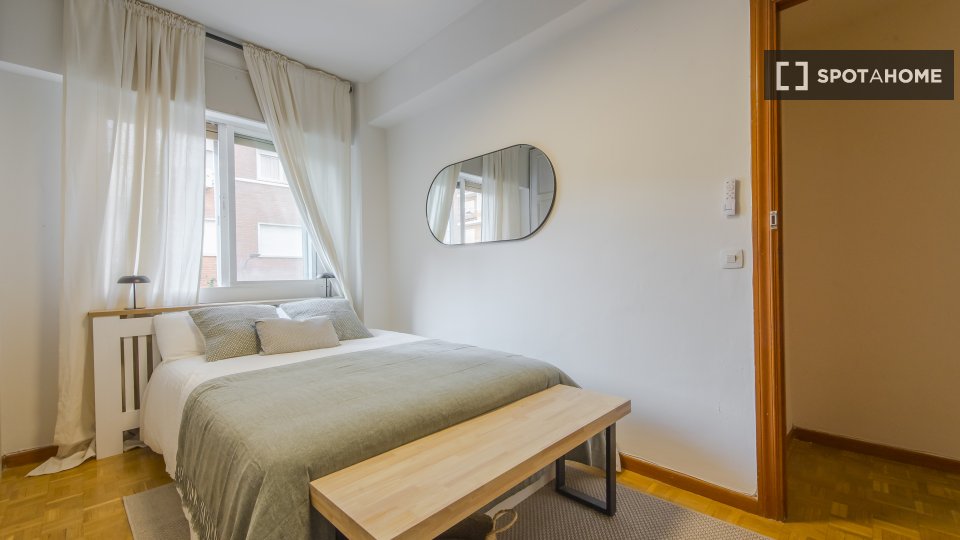 Double room Madrid, 5 beds, 125m² — photo 14