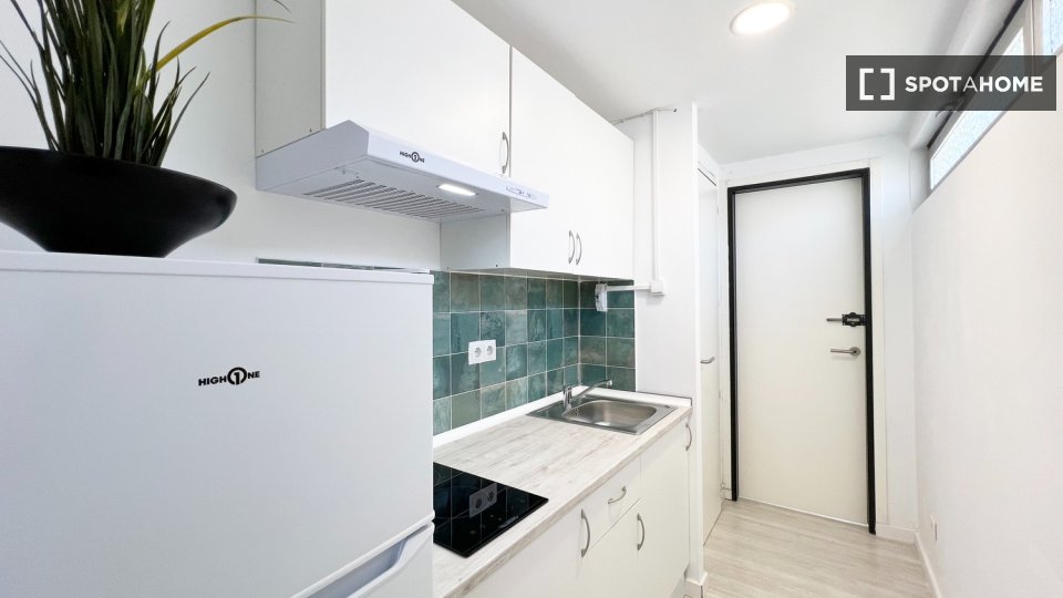 Double room Madrid, 5 beds — photo 12