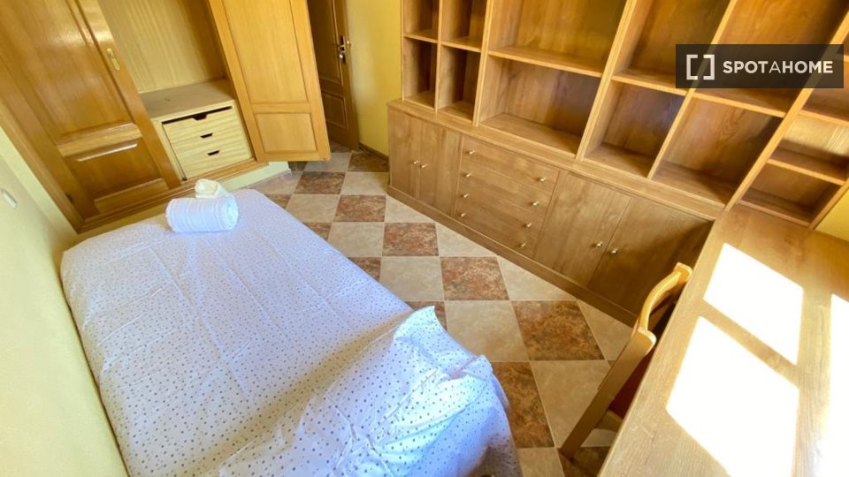 Double room Madrid, 7 beds — photo 13