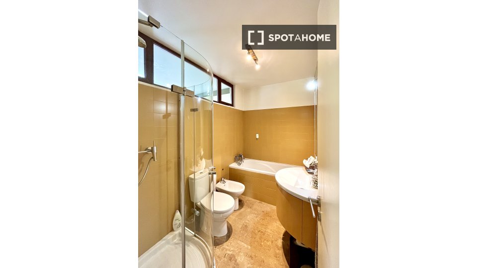 Apartment Lisbon, 4 beds, 120m² — photo 3