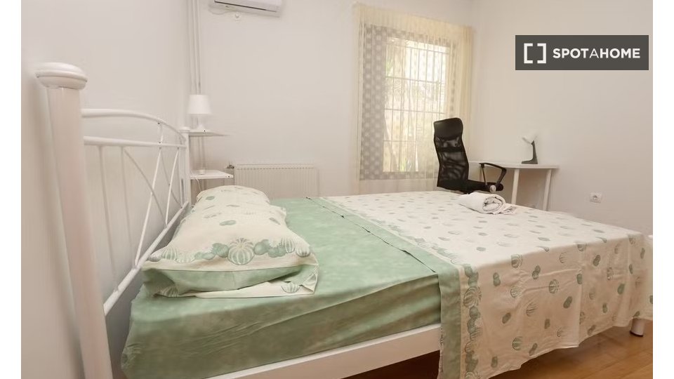 Double room Athens, 4 beds — photo 12