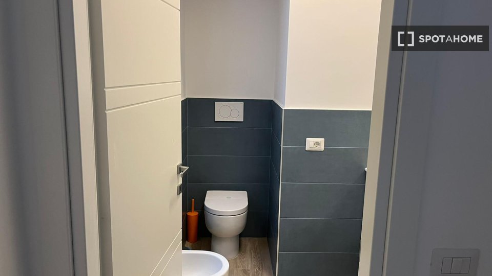 Double room Rome, 3 beds, 90m² — photo 14