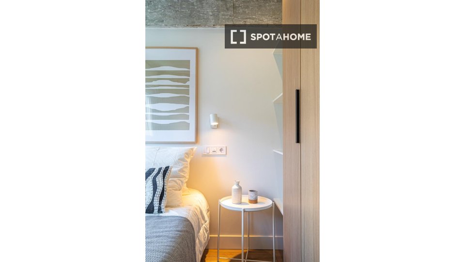 Double room Madrid, 4 beds — photo 10