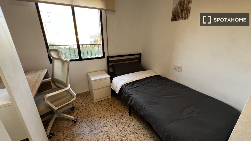 Double room Valencia, 5 beds — photo 1