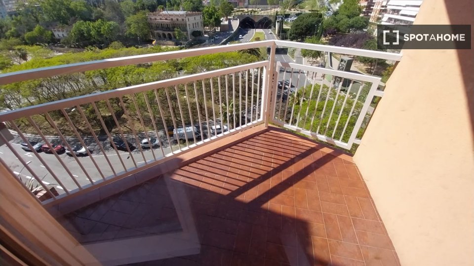 Apartment Barcelona, 4 beds, 85m² — photo 15