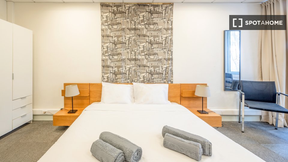 Double room Lisbon, 9 beds, 290m² — photo 13