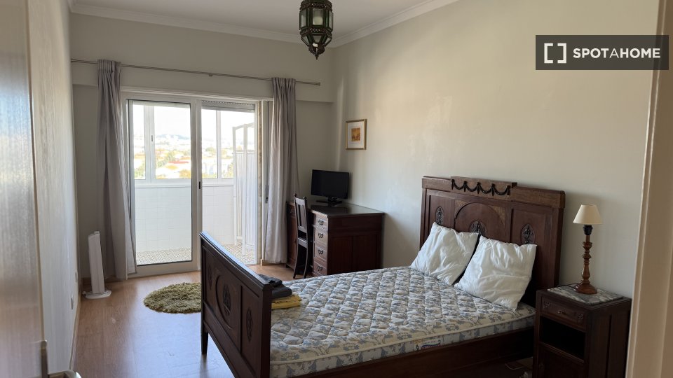 Double room Lisbon, 4 beds — photo 10