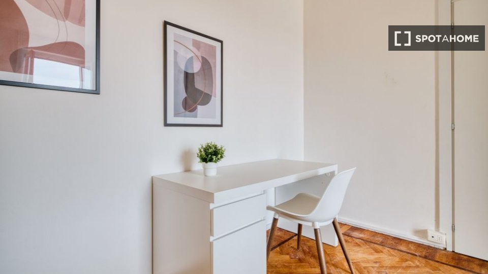 Double room Milan, 2 beds — photo 18