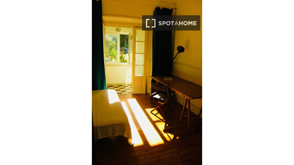 Double room Lisbon, 2 beds, 70m² — photo 8