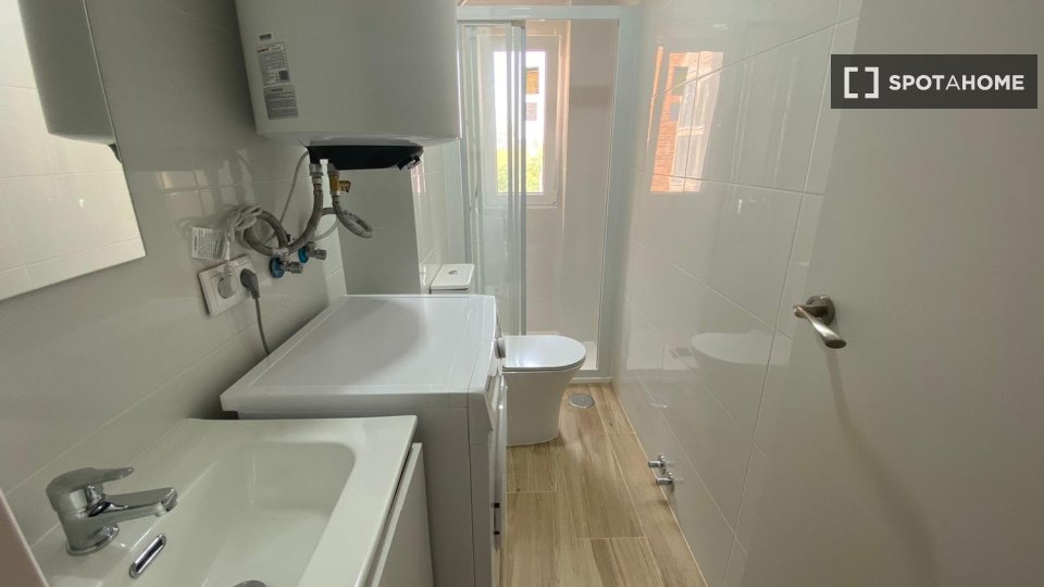 Double room Madrid, 4 beds — photo 3