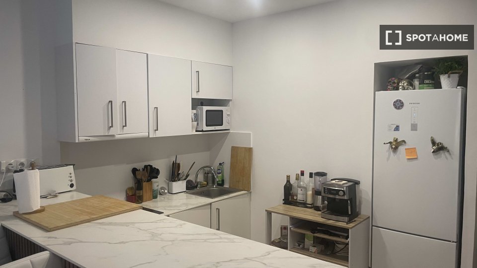 Double room Barcelona, 2 beds, 70m² — photo 2