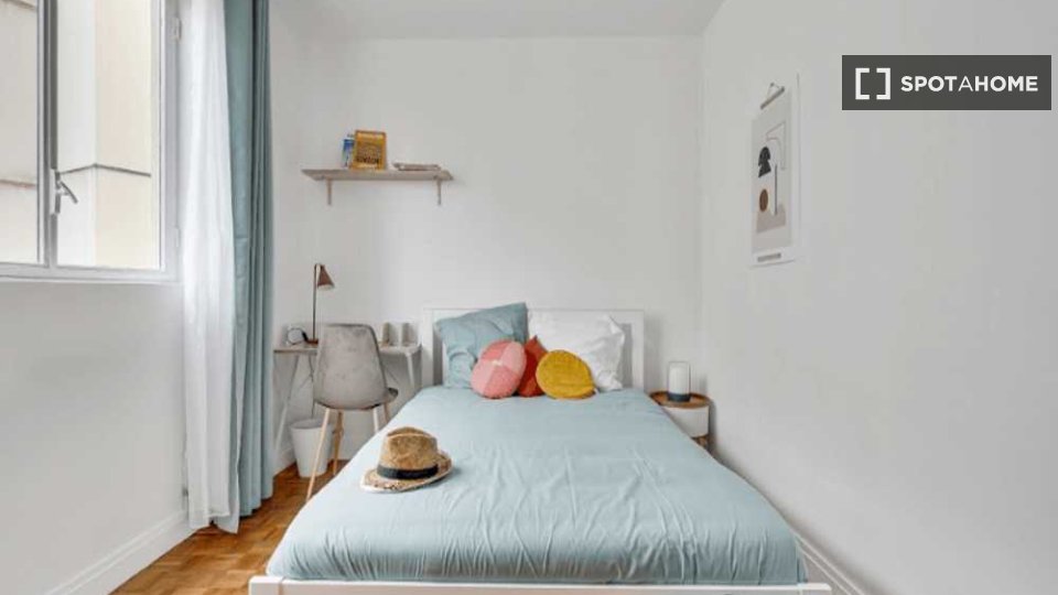 Double room Paris, 3 beds, 60m² — photo 18