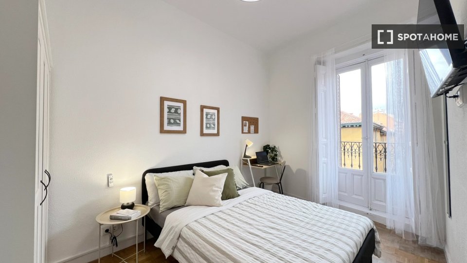Double room Madrid, 6 beds — photo 1