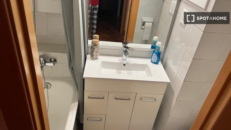 Double room Barcelona, 1 bed, 80m² — photo 6