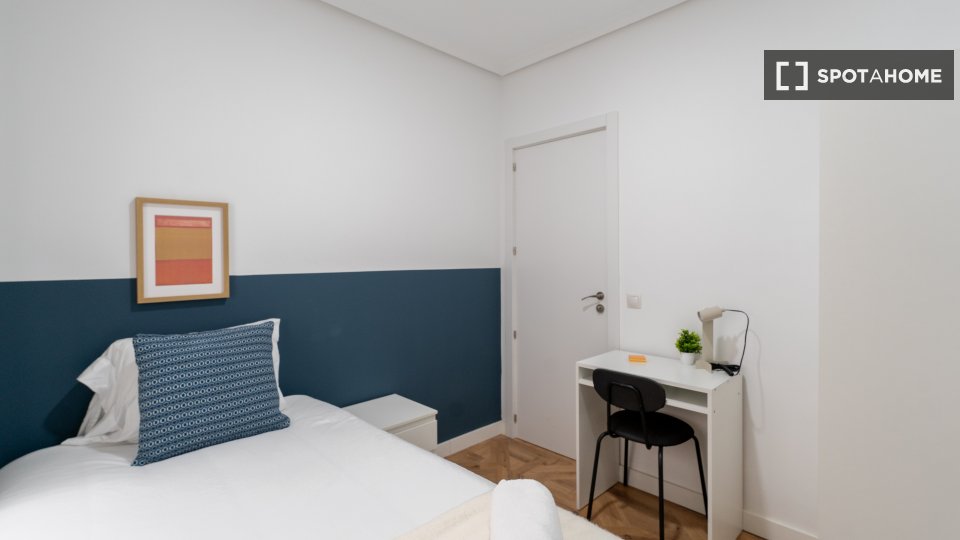 Double room Madrid, 7 beds — photo 19