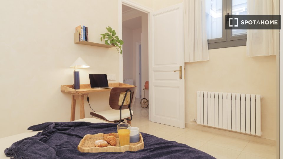 Double room Barcelona, 9 beds, 300m² — photo 6