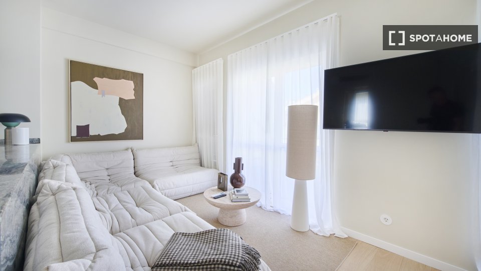 Apartment Lisbon, 1 bed — photo 14