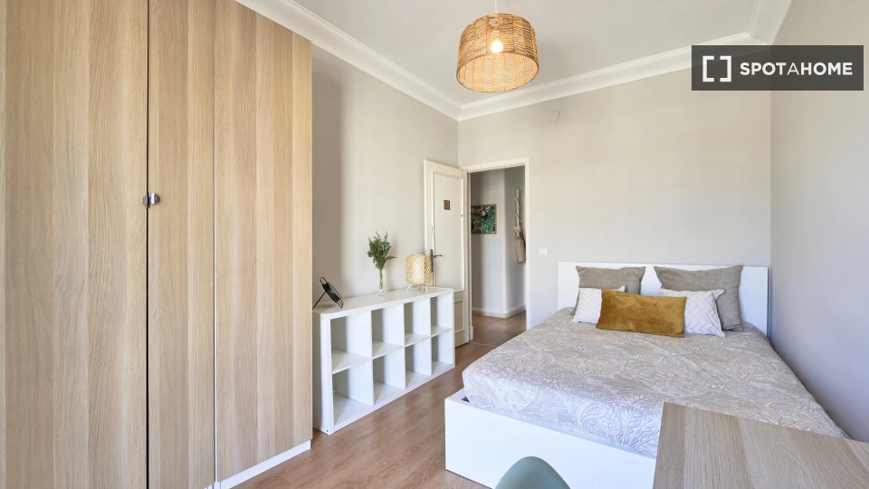 Double room Lisbon, 6 beds — photo 13