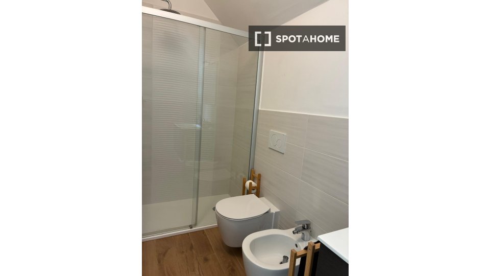 Double room Milan, 3 beds — photo 11