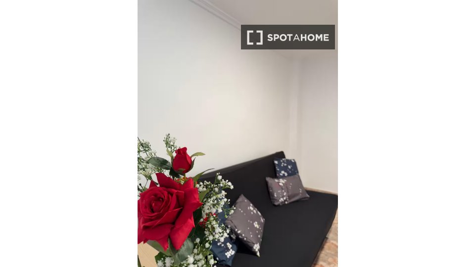 Double room Valencia, 3 beds, 80m² — photo 17