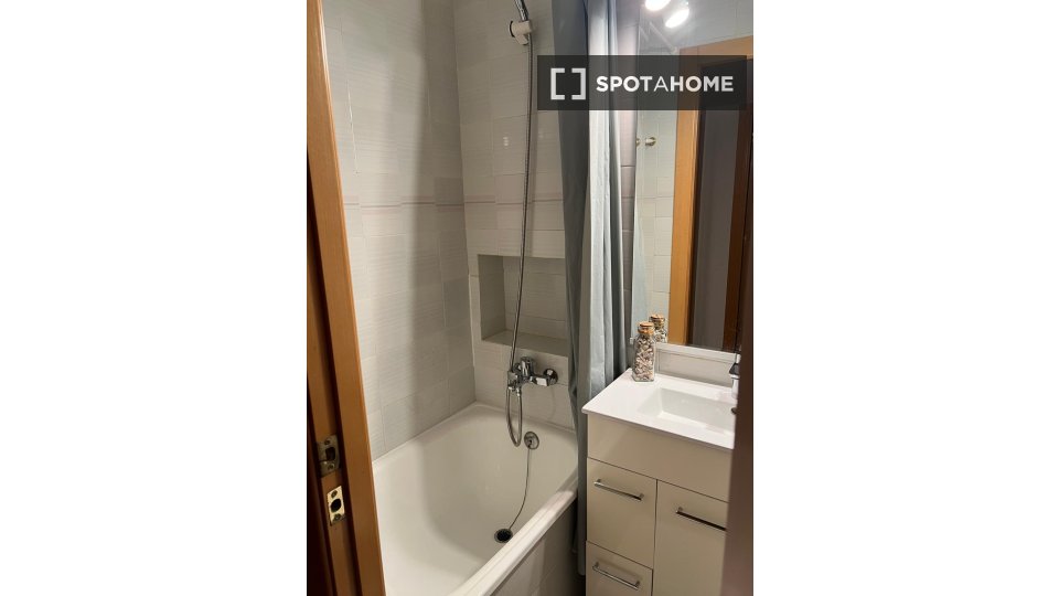 Double room Barcelona, 1 bed, 80m² — photo 5