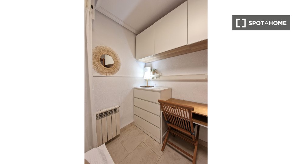 Double room Valencia, 5 beds, 160m² — photo 46