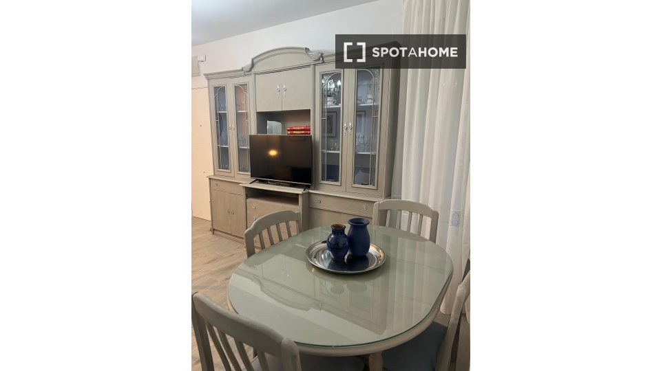 Apartment Seville, 3 beds, 56m² — photo 4