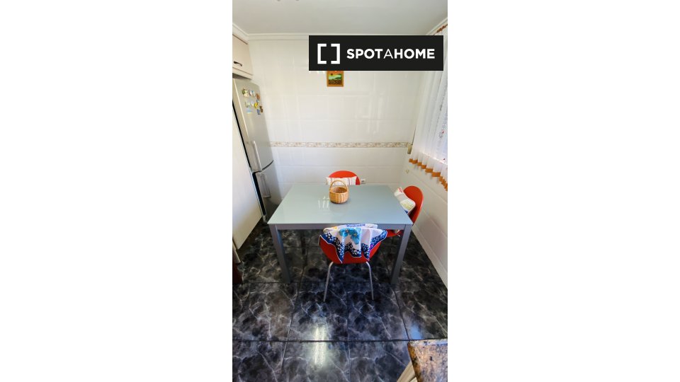 Double room Valencia, 3 beds, 90m² — photo 14