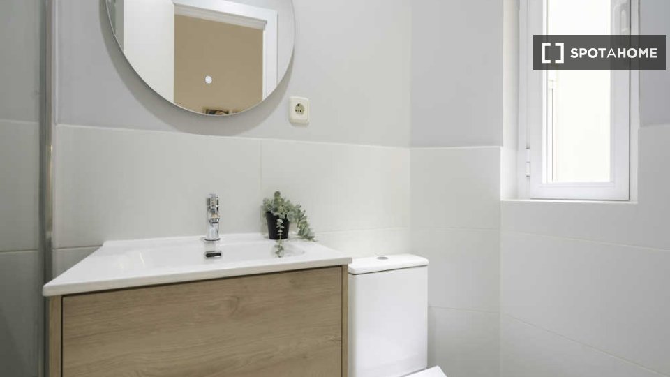 Double room Madrid, 4 beds — photo 27