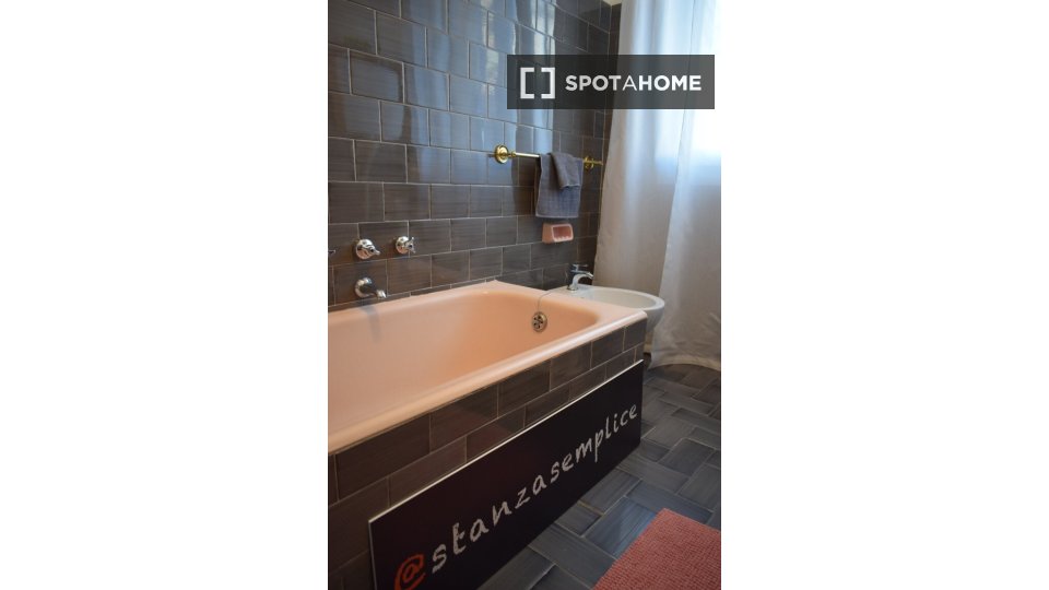 Double room Brescia, 6 beds — photo 19