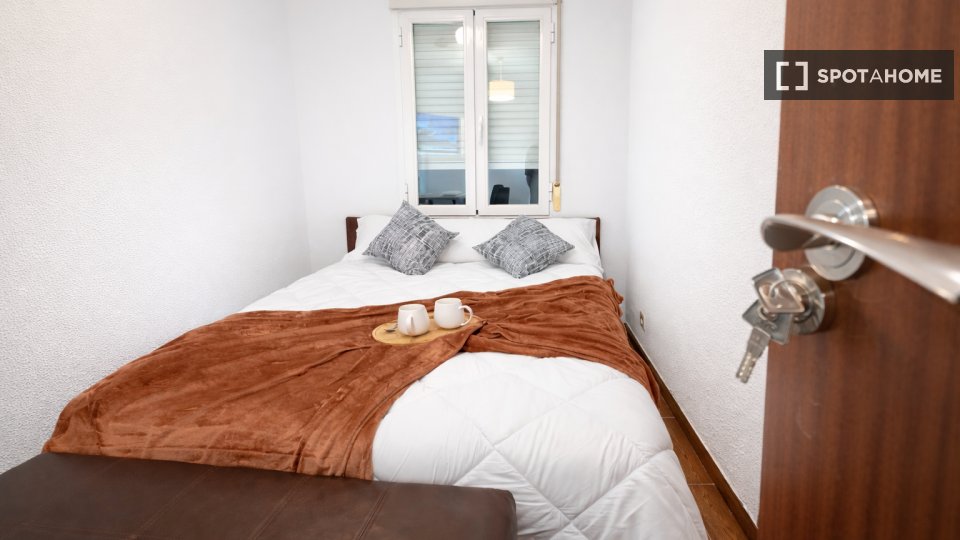 Double room Madrid, 4 beds, 75m² — photo 2