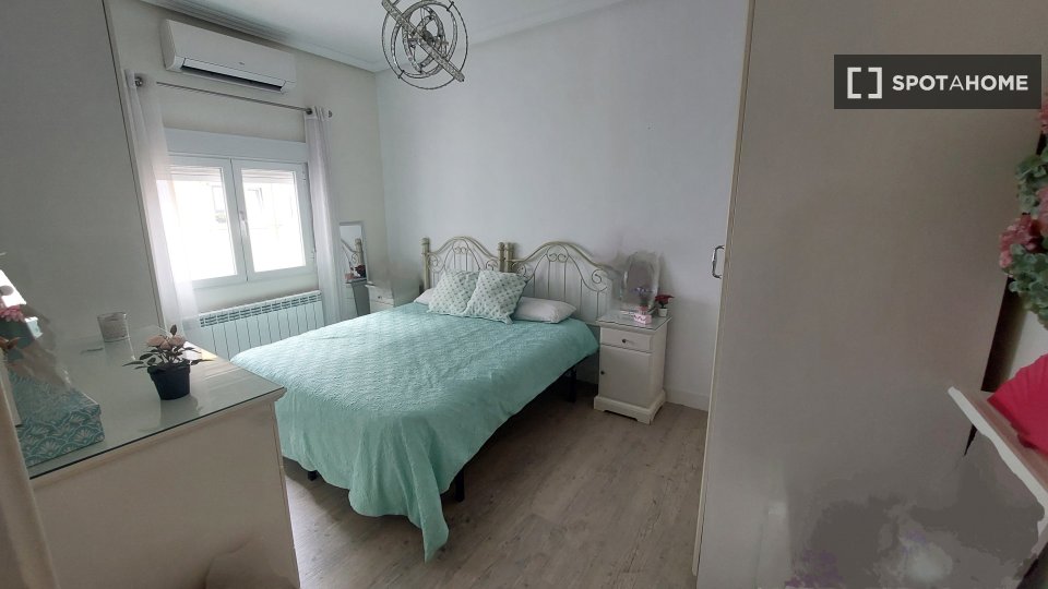 Double room Madrid, 2 beds — photo 1